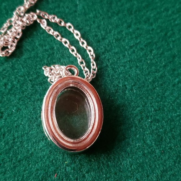 Women's fashion oval magnetic necklace - Picture 5 of 5